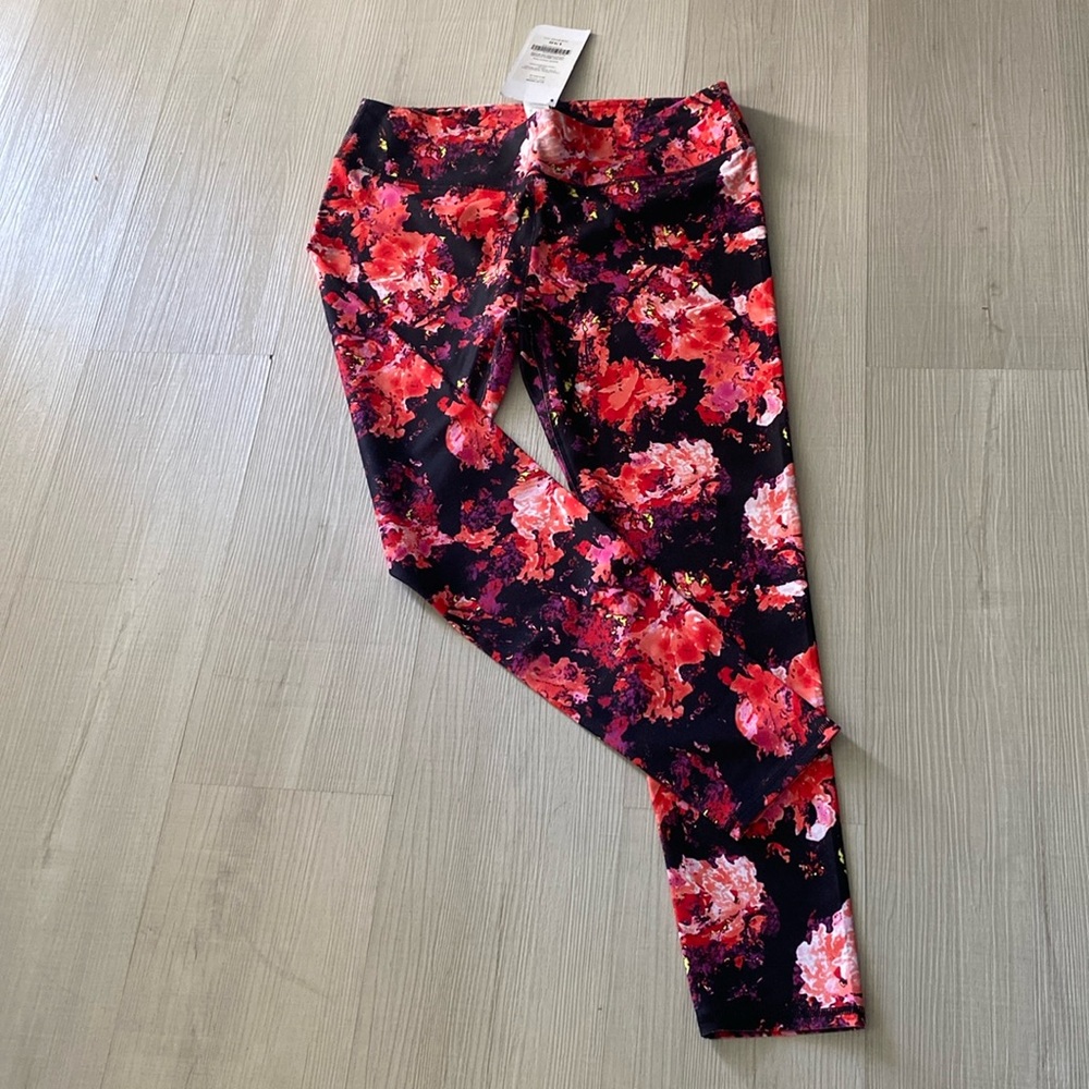 NWT Fabletics Leggings